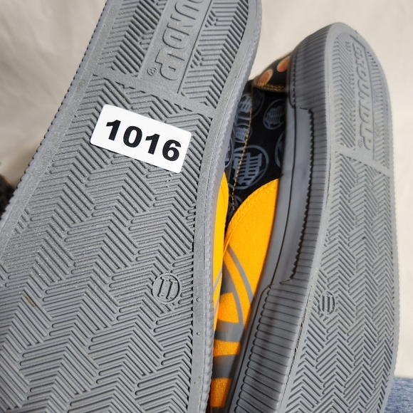 Dragon Ball Z Themed Mens Sneakers Size 11. Slip On - Picture 6 of 6